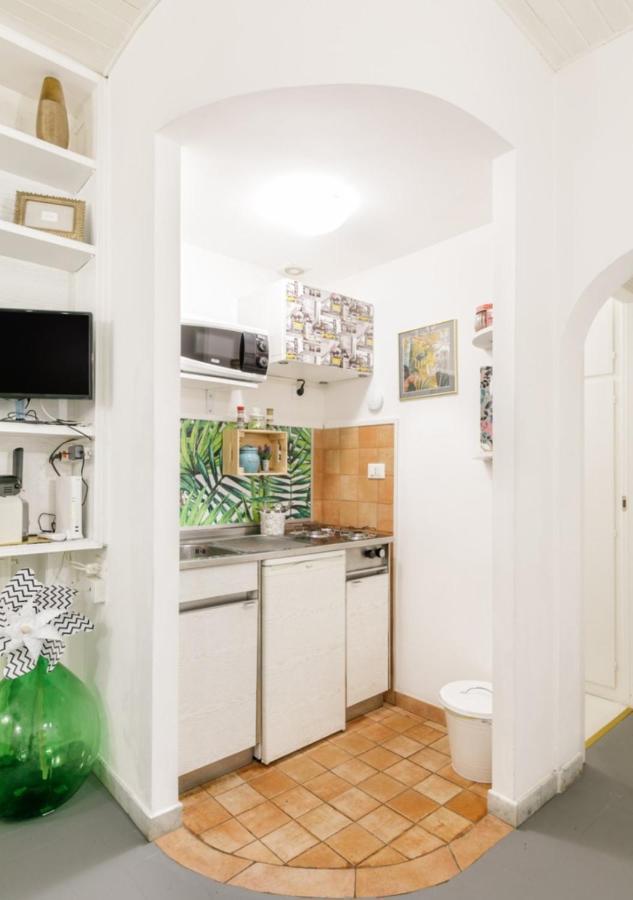 Pied-A-Terre Domusuite Rhome Colosseo Rome Exterior photo